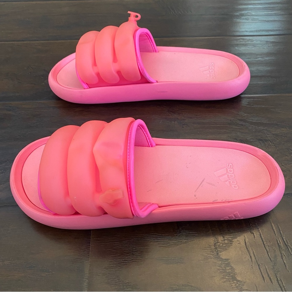 Adidas pink rubber slide sandals women’s sizes 8